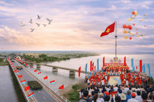 Hien Luong Bridge