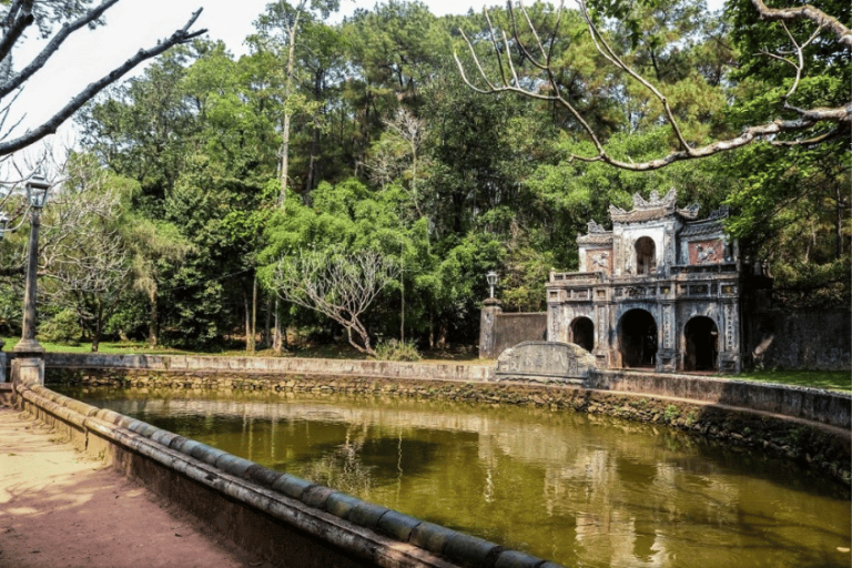 The Half-Moon Pond - Tu Hieu Pagoda